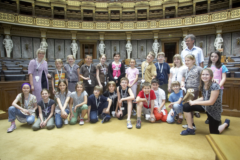 v.li. Betreuer, Schüler, Betreuer, Schüler.