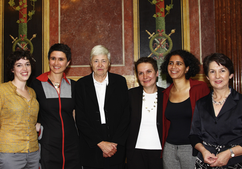 v.li. Preisträgerin Maria Hörtner, Preisträgerin Dr. Heidi Niederkofler, erste Bundesministerin für Frauen a.D. Johanna Dohnal, Mitglied der Jury Univ.-Doz.Dr. Maria Mesner, Preisträgerin Faika Anna El-Nagashi, Barbara Prammer.