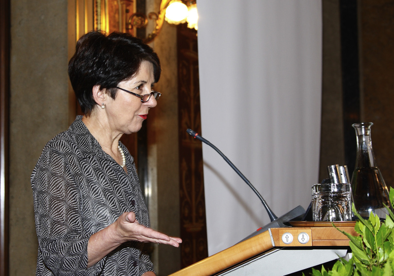 Barbara Prammer am Rednerpult.