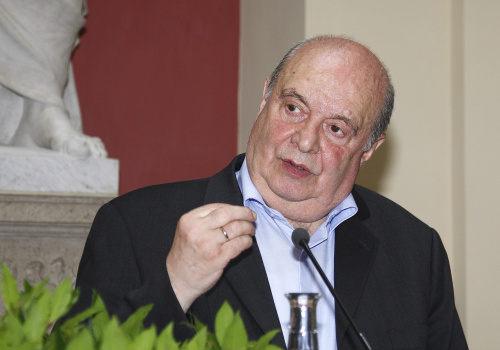 Preisträger Rudolf Gelbard am Rednerpult.