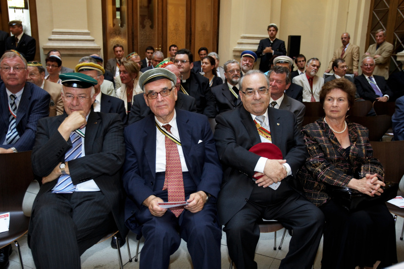 Blick in Richtung Veranstaltungsteilnehmer, v.li. Landeshauptmann Tirol Herwig van Staa.