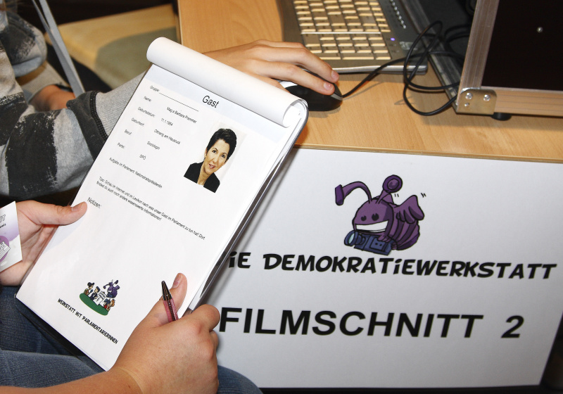 Arbeitsunterlagen in der Werkstatt.