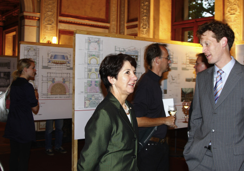 Die Praesidentin des Nationalrates Barbara Prammer laedt am 6. Oktober 2008 zur Eroeffnung der Ausstellung Architekt/innenwettbewerb zum Umbau des Nationalratssitzungssaals in das Palais Epstein ein.