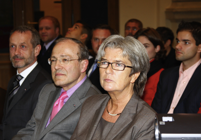 Blick in Richtung Veranstaltungsteilnehmer, v.li. AGPRO Vorsitzender Manfred Wondrak, AGPRO Vorstandsmitglied Helmut Barak und Vorsitzende des IOGE Heide Schmidt.