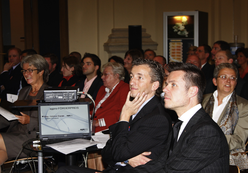 v.li. Vorsitzende des IOGE Heide Schmidt, AGRPO Schriftführer Markus Knopp und AGPRO Vorstandsmitglied Norbert Pauser.