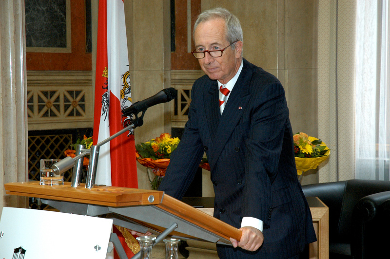 Heribert Köck am Rednerpult.