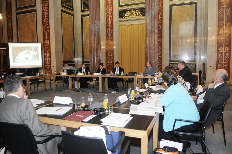 v.li. Günther Pfaffenwimmer vom BMBWK, Manfred Wirtitsch vom BMBWK, Susanne Neuwirth, Leiter der Abteilung für europäische Beziehungen Gerhard Koller und General Chefsekretär Mykola Melenevski.