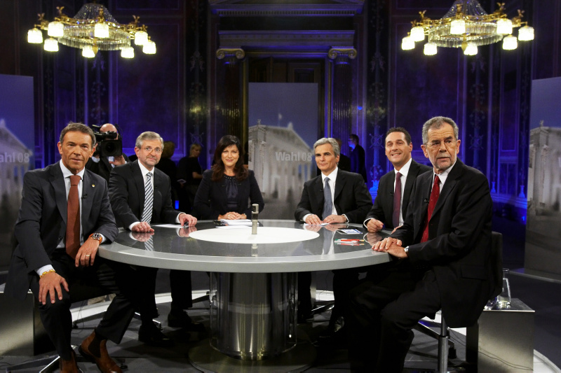 ORF Live Sendung Runder Tisch des ORF um 20.15h im Abgeordnetensprechzimmer. Die fünf Spitzenkandidaten v. links: Jörg Haider, Wilhelm Molterer, Ingrid Thurnher, Werner Faymann, Heinz-Christian Strache, Alexander van der Bellen.