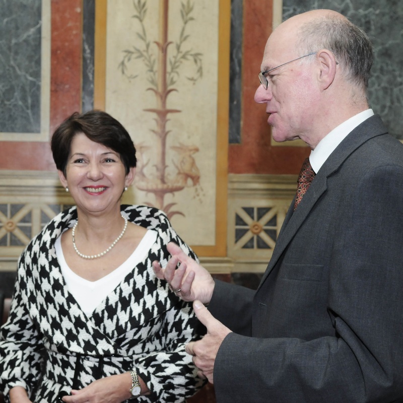 Nationalratspräsidentin Mag. Barbara Prammer im Gespräch mit dem Präsidenten des Deutschen Bundestages Prof. Dr. Norbert Lammert.