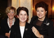 v.li. Präsidentin der WIZO Österreich Hava-Eva Bugajer-Gleitmann, Barbara Prammer und die Präsidentin der WIZO Helene Glaser.