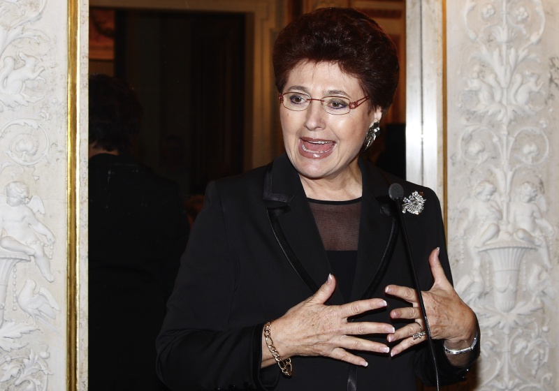 Präsidentin der WIZO Helene Glaser am Rednerpult.