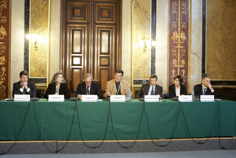 v. li.: Michael Fleischhacker (Die Presse), Terezija Stoisits, Veit Sorger, Herwig Hösele, Martin Bartenstein, Christine Lapp, Peter Fichtenbauer.