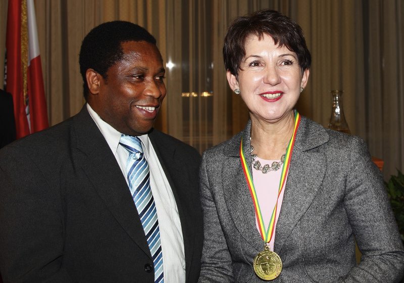 v.li. Alexis Neuberg von Radio Africa TV im Gespräch mit Barbara Prammer.