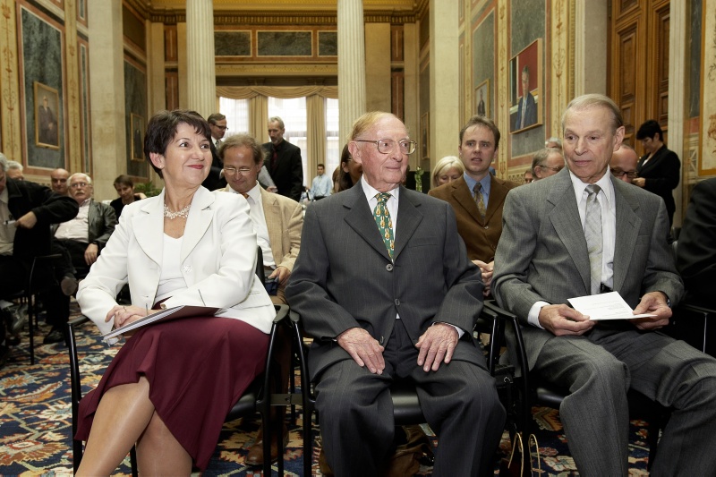 Blick in Richtung Veranstaltungsteilnehmer, v.li. Barbara Prammer, Komponisdt und Musikkritiker Walter Arlen und dessen Lebensgefährte.