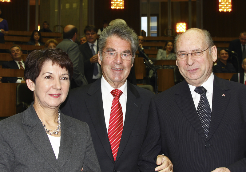 v.li. Barbara Prammer, Heinz Fischer und der Präsident des Weissen Rings Udo Jesionek.