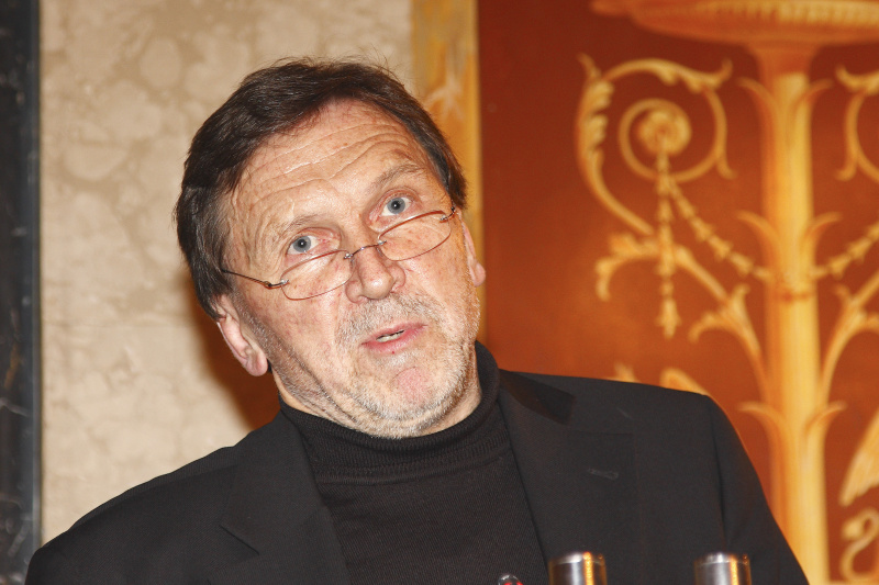 Professor für Soziologie an der. J.W.Goethe-Universität Frankfurt und Leiter des Instituts für Recht und Kriminalsoziologie Wien Heinz Steinert am Rednerpult.