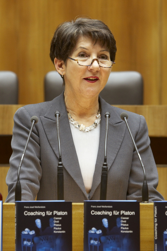 Barbara Prammer am Rednerpult.