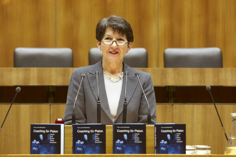 Barbara Prammer am Rednerpult.