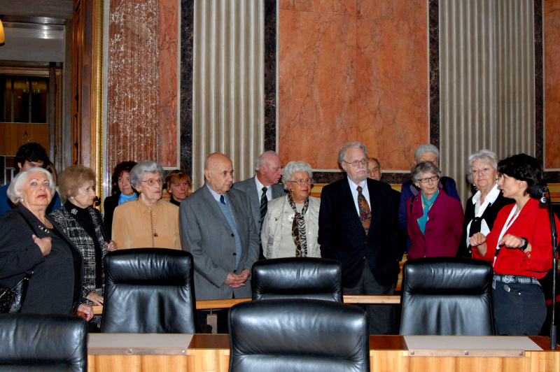 VeranstaltungsteilnehmerInnen während der Führung durch das Parlamentsgebäude.
