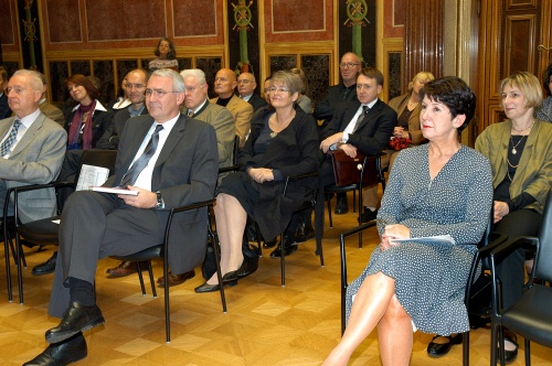Blick in Richtung VeranstaltungsteilnehmerInnen, erste Reihe v.li. Bundesminister a.D. Erwin Lanc, Martin Graf und Barbara Prammer.