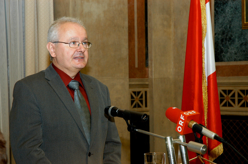 Migrationsforscher an der österreichischen Akademie der Wissenschaften Bernhard Perchinig am Rednerpult.