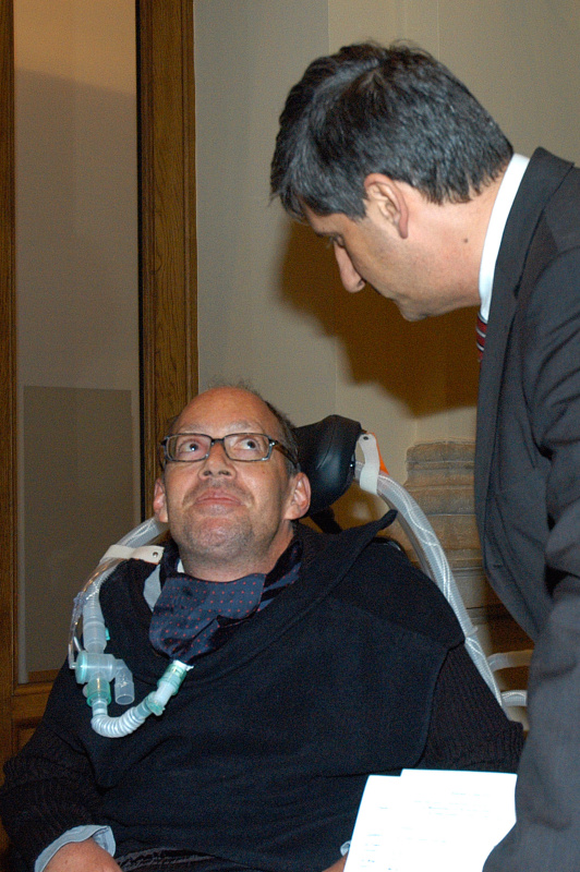 v.li. Former Disability Speaker, Austrian Peoples Party Franz-Joseph Huainigg im Gespräch mit Michael Spindelegger.