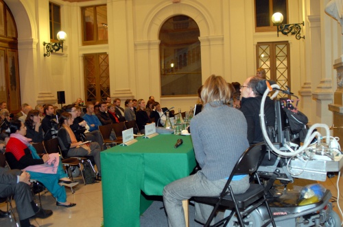 Blick in Richtung VeranstaltungsteilnehmerInnen, am Podium v.re. eine Veranstaltungsteilnehmerin, Former Disability Speaker, Austrian Peoples Party Franz-Joseph Huainigg.