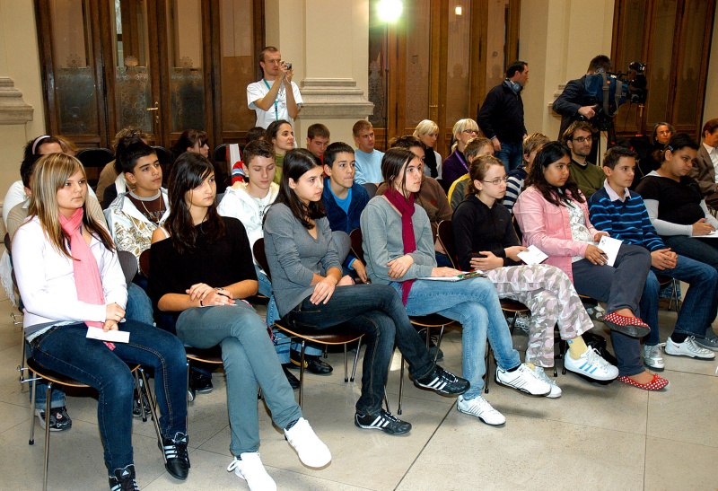 SchülerInnen beim Lesefest