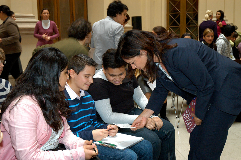 SchülerInnen beim Lesefest mit Ingrid Turnher