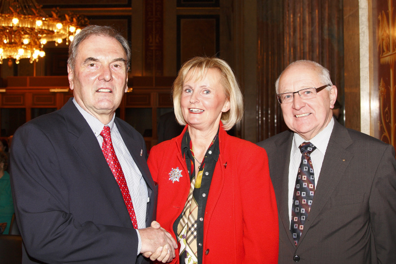 Oesterreichischer Botschafter beim Europarat Wendelin Ettmayer und Veranstaltungsteilnehmer