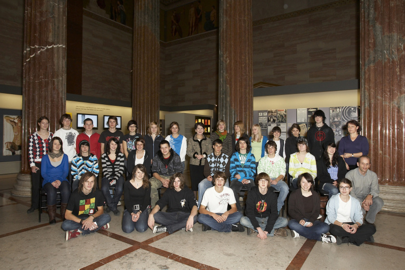 Klassenfoto der Schule HTL Rankweil mit NR Präsidentin Mag. Barbara Prammer