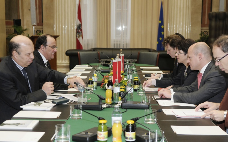 v.l.n.r. Omar Zniber; Taïb Fassi Fihri; Helfried Carl; Barbara Prammer; Lukas Mussi; Wolfgang Hofstätter