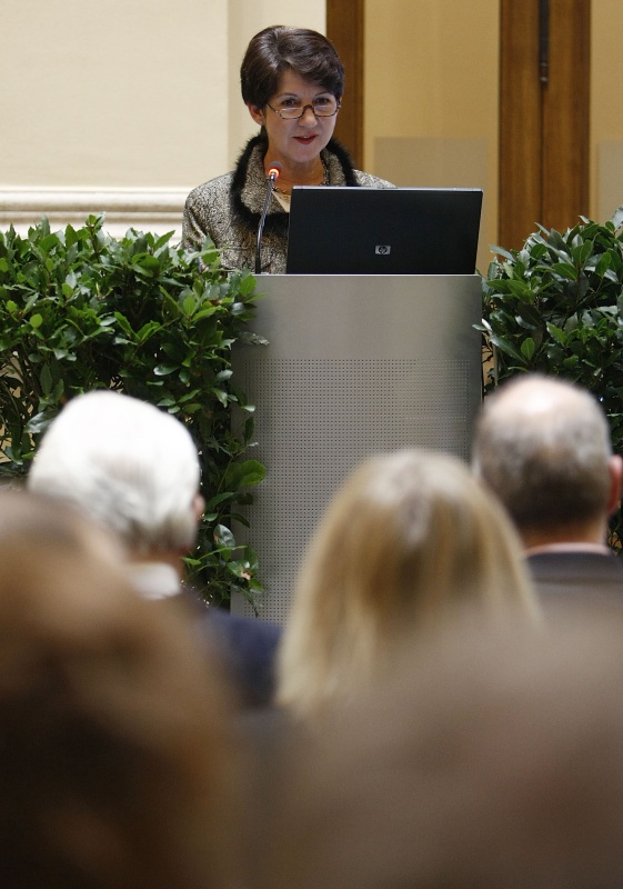 Barbara Prammer am Rednerpult.