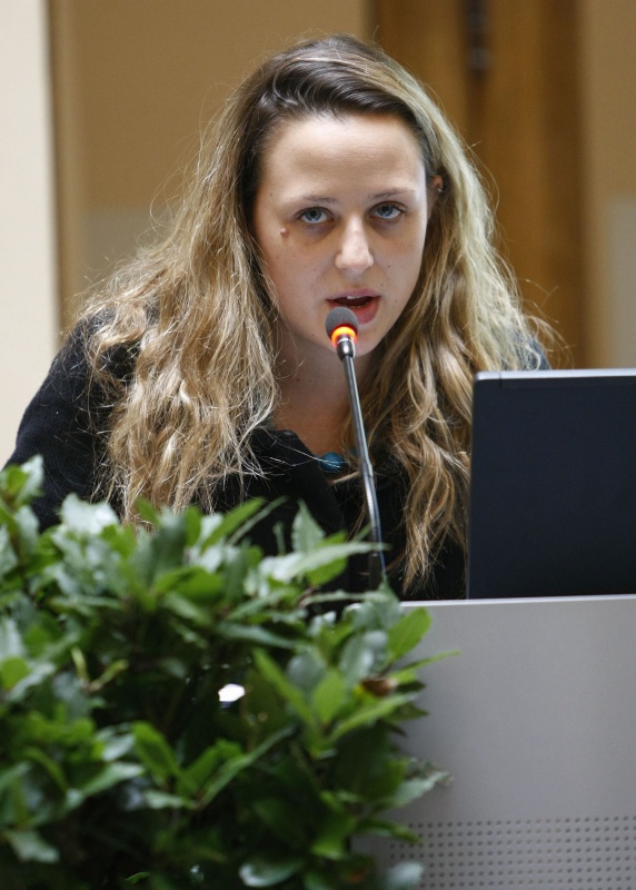 Martha Miklin, UNICEF Austria, am Rednerpult.