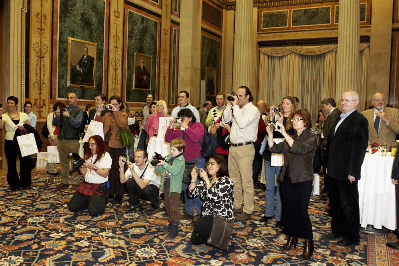 Besucher bei der Veranstaltung der Demokratiewerkstattprofis .