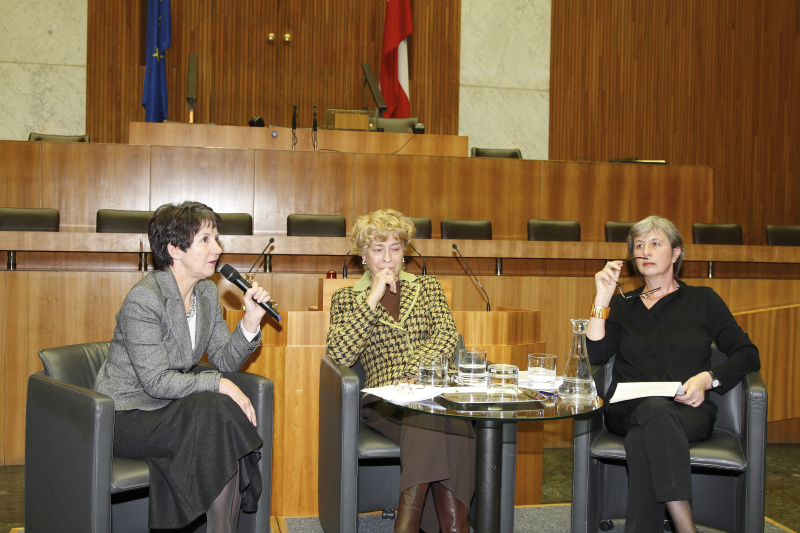 Praesidentin des Nationalrats Mag.a Barbara Prammer und Gesine Schwan und Sielinde Rosenberger