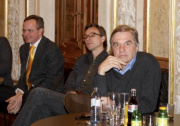 v.li.  Mag. Thomas Holzinger und zwei Veranstaltungsteilnehmer.