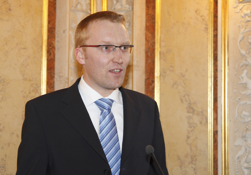 Mag. Peter Fritz - Oesterreichisches Staatsarchiv