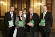Mag.Christopher Drexler, Dr.Margit Schratzenstaller, OEAAB Chef und 2.NR Praesident Fritz Neugebauer, Prof.Dr.Klaus Poier (v.links)