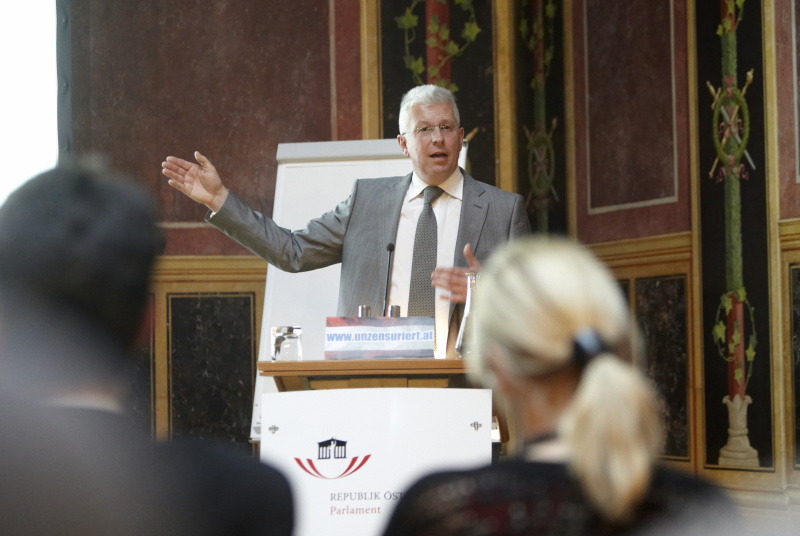 Dr. Klaus Pseiner, Geschaeftsfuehrer der Österreichischen Forschungsfoerderungsgesellschaft bei seinem Vortrag