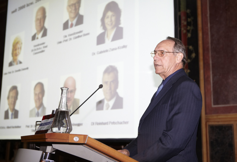 Prof. DI Dr. HC Juergen Stockmar, Rat fuer Forschung und Technologieentwicklung bei seinem Vortrag