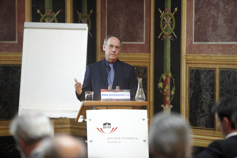 Prof. DI Dr. HC Juergen Stockmar, Rat fuer Forschung und Technologieentwicklung bei seinem Vortrag