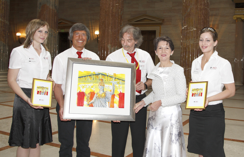 Vierte v.li: Mag. Barbara Prammer - Praesidentin des Nationalrates mit OESD Mitarbeiter