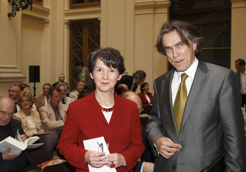 v.li. Mag. Barbara Prammer - Praesidentin des Nationalrates, Botschafter Dr. Emil Brix - Leiter der Kulturpolitischen Sektion im Bundesministerium für europaeische und internationale Angelegenheiten