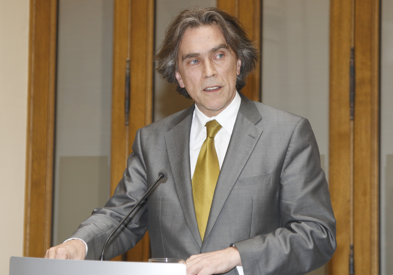 Botschafter Dr. Emil Brix - Leiter der Kulturpolitischen Sektion im Bundesministerium für europaeische und internationale Angelegenheiten am Rednerpult.