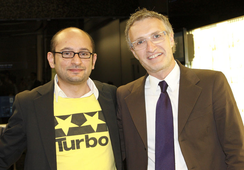 v.li. Arash T. Riahi - Regisseur und ein Veransstaltungsteilnehmer