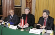 v.li Seine Königliche Hoheit Prinz Hassan Bin Talal von Jordanien; ; Bundesrat Stefan Schennach; Bundesratspräsident Harald Reisenberger
