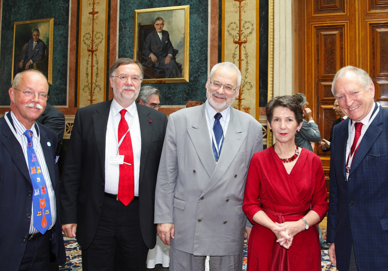 v.li. Prof. Leif Edvinsson - President of the New Club of Paris, Prof. DI Guenter Koch - New Club of Paris, Erhard Busek, Mag. Barbara Prammer - Praesidentin des Nationalrates und ein Veranstaltungsteilnehmer