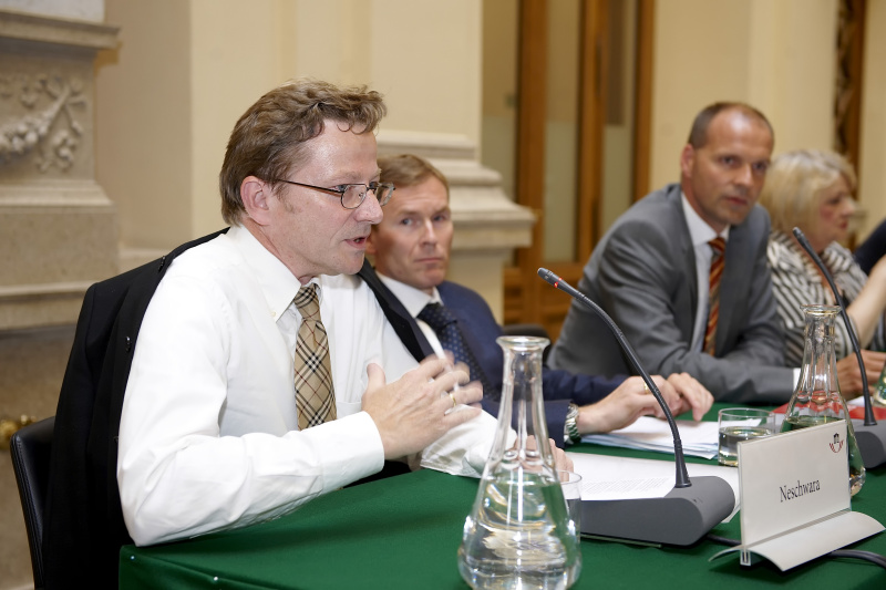 von links: Ao.Univ.-Prof.Dr. Christian Neschwara, Rechtsanwalt  Dr. Eike Lindinger und Moderator Mag. Harald Stefan, Notar, bei der Podiumsdiskussion