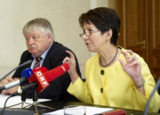 v.li. Wolfgang Großruck und Nationalratspräsidentin Mag.a Barbara Prammer